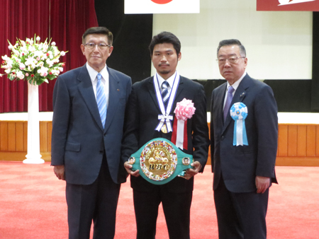 画像：三浦隆司（WBC世界ス－パーフェザー級王者）秋田県県民栄誉賞顕彰式の様子7