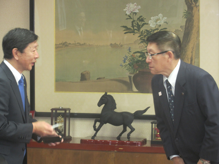 画像：鈴木会長と知事1
