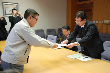 画像 : 連合秋田2014政策・制度要求と提言に関する要請の様子1