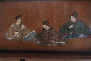 写真：大仏殿壁の藩政時代の人物画の写真