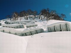 写真：雪崩予防柵