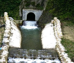 画像：転流工 トンネルの出口