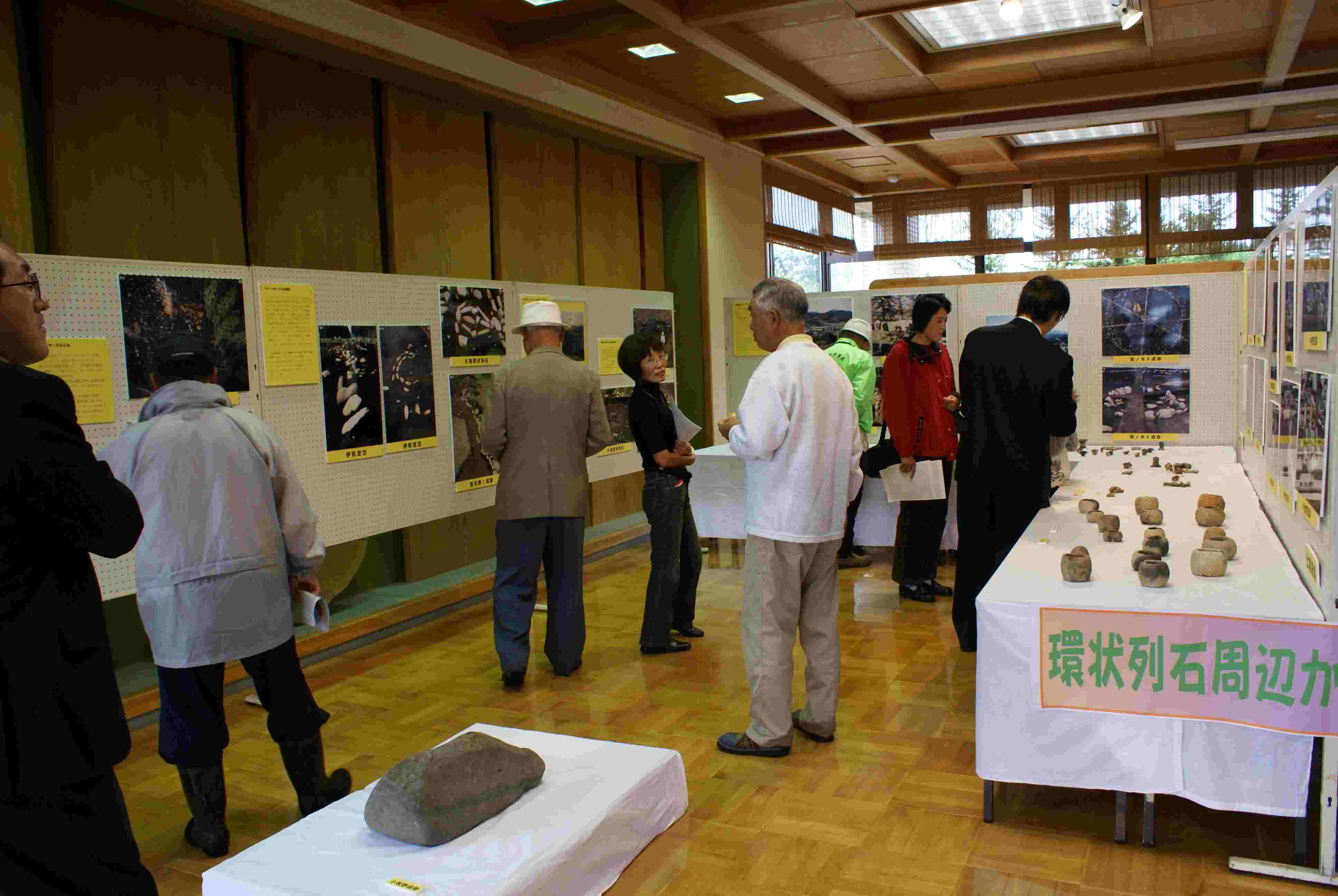 写真：北秋田会場の縄文文化回廊展の様子