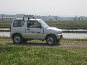 写真：広報車での呼びかけ