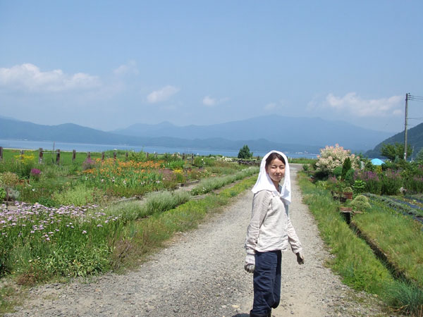 画像：広々とした空と田沢湖