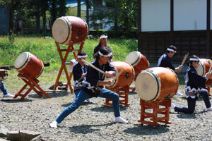 画像：菖蒲太鼓の演奏2