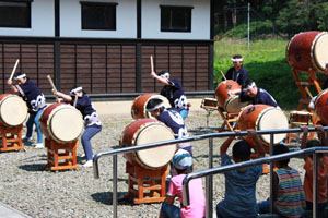 画像：菖蒲太鼓の演奏3