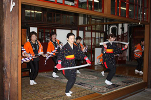 画像：ドンパン踊り演舞2