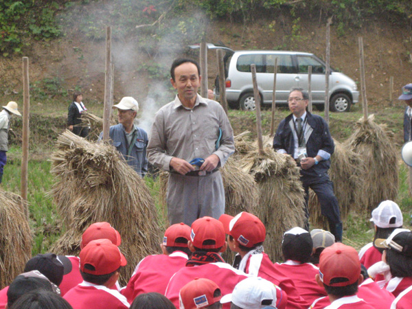 画像：開会の挨拶をする石川会長