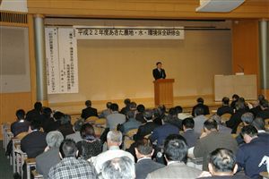 写真：会場の全景写真（前）