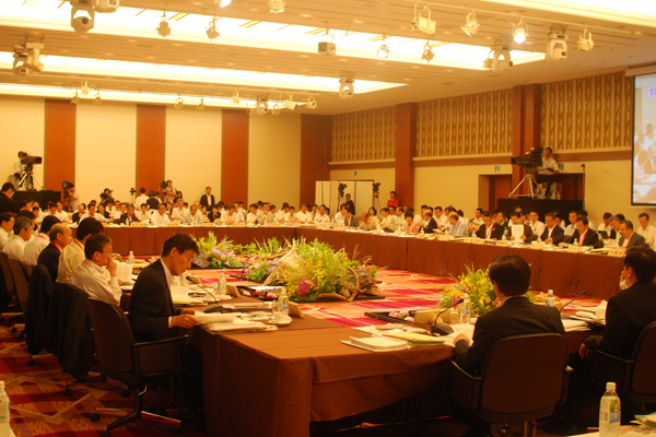 写真：会議の模様