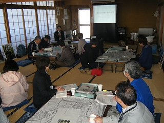 写真：学識経験者の講義