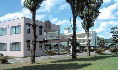 写真：秋田県金属鉱業研修技術センター本館