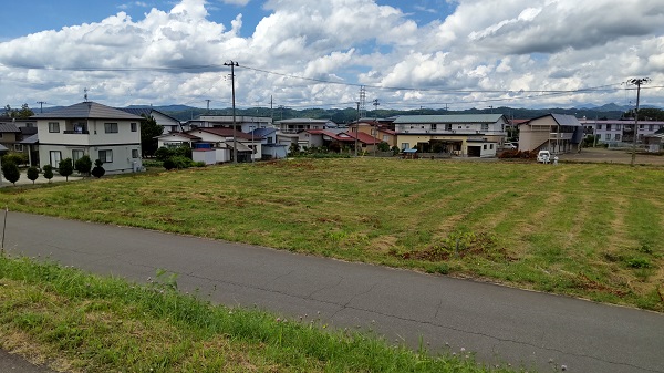 写真：北秋田市鷹巣字本屋敷33番１の外観