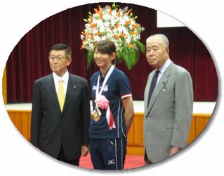 画像:知事・議長との記念撮影