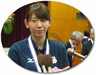 画像:インタビューに答える江畑選手