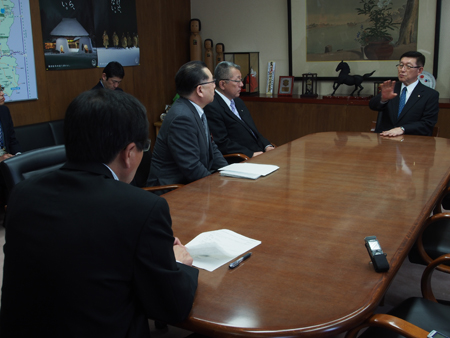 写真：野田村長、岩手県副知事の表敬訪問の様子1