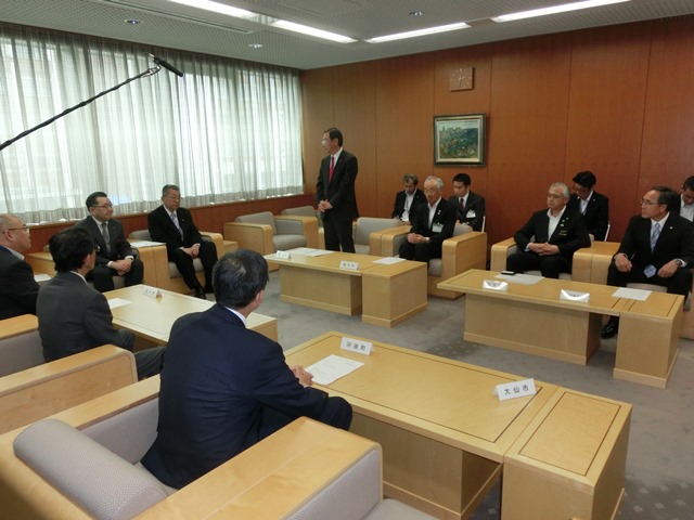 写真:知事訪問の様子3