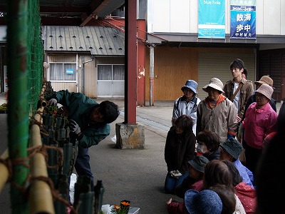 画像：中庭での講習会