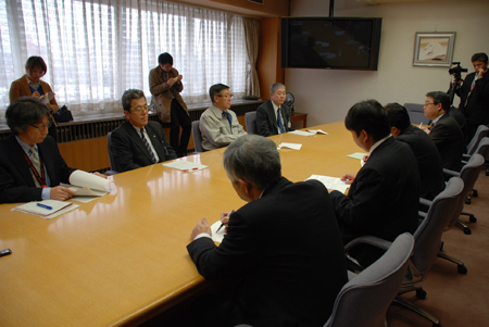 画像 : 連合秋田2014政策・制度要求と提言に関する要請の様子3