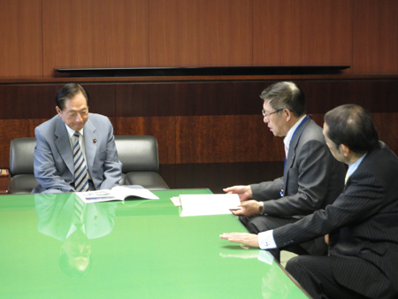 画像 : 太田昭宏 国土交通大臣への要望の様子2