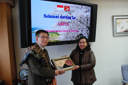 画像 : インドネシア共和国東ヌサトゥンガラ州関係の方々の表敬訪問の様子7