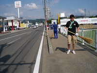 歩道清掃中の写真