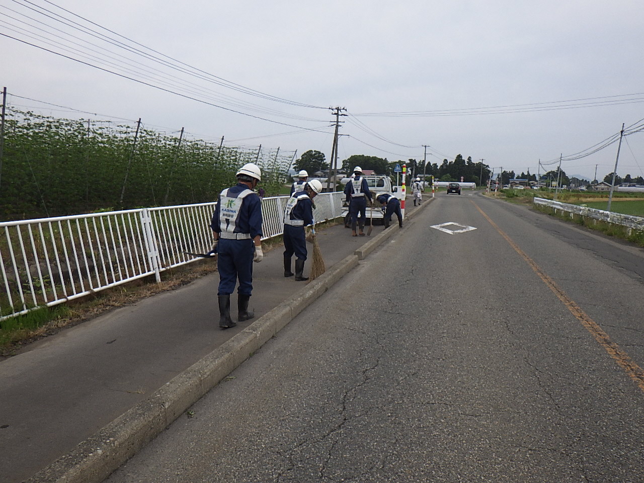 歩道清掃中の写真