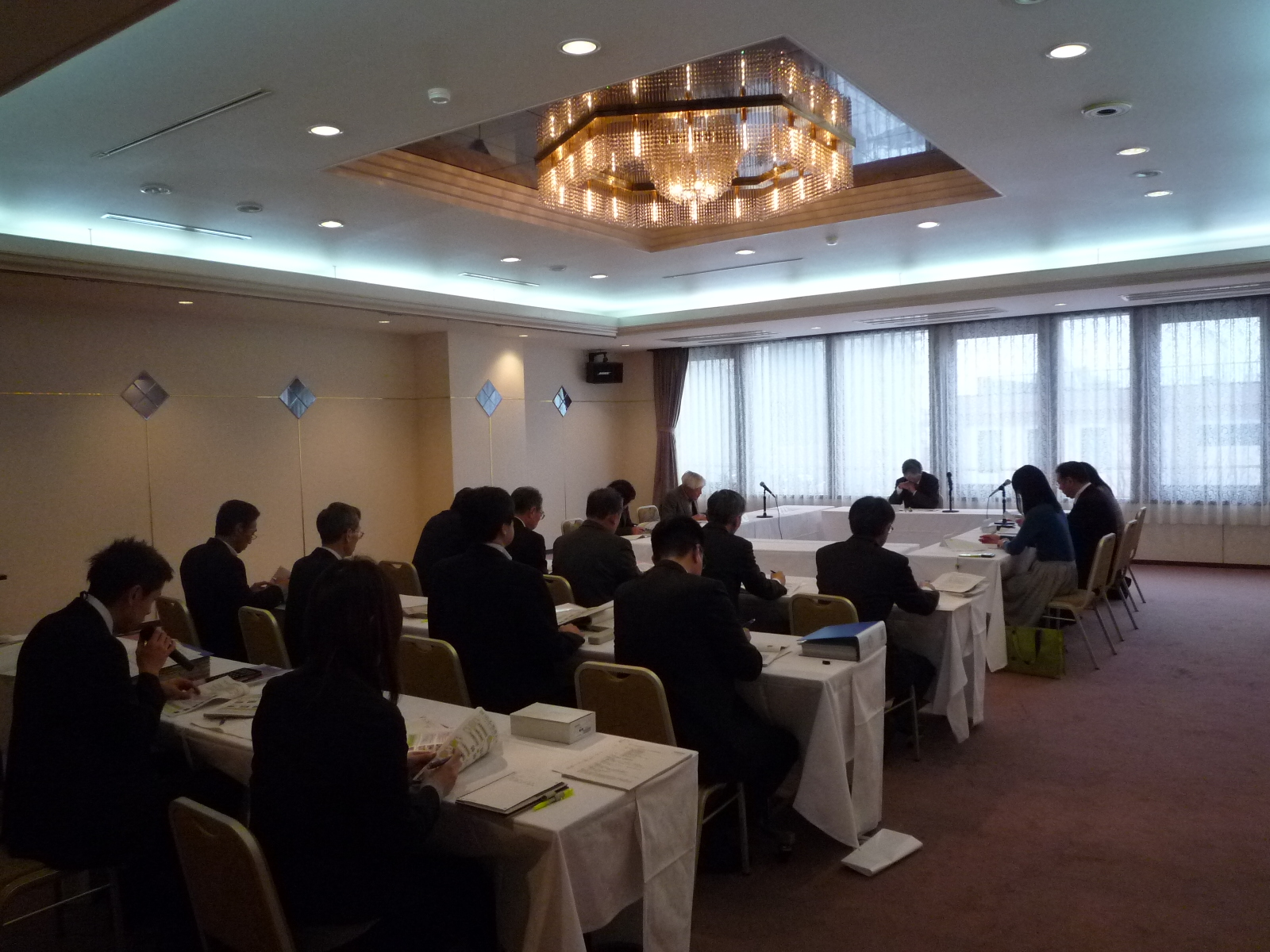 写真：会議風景1