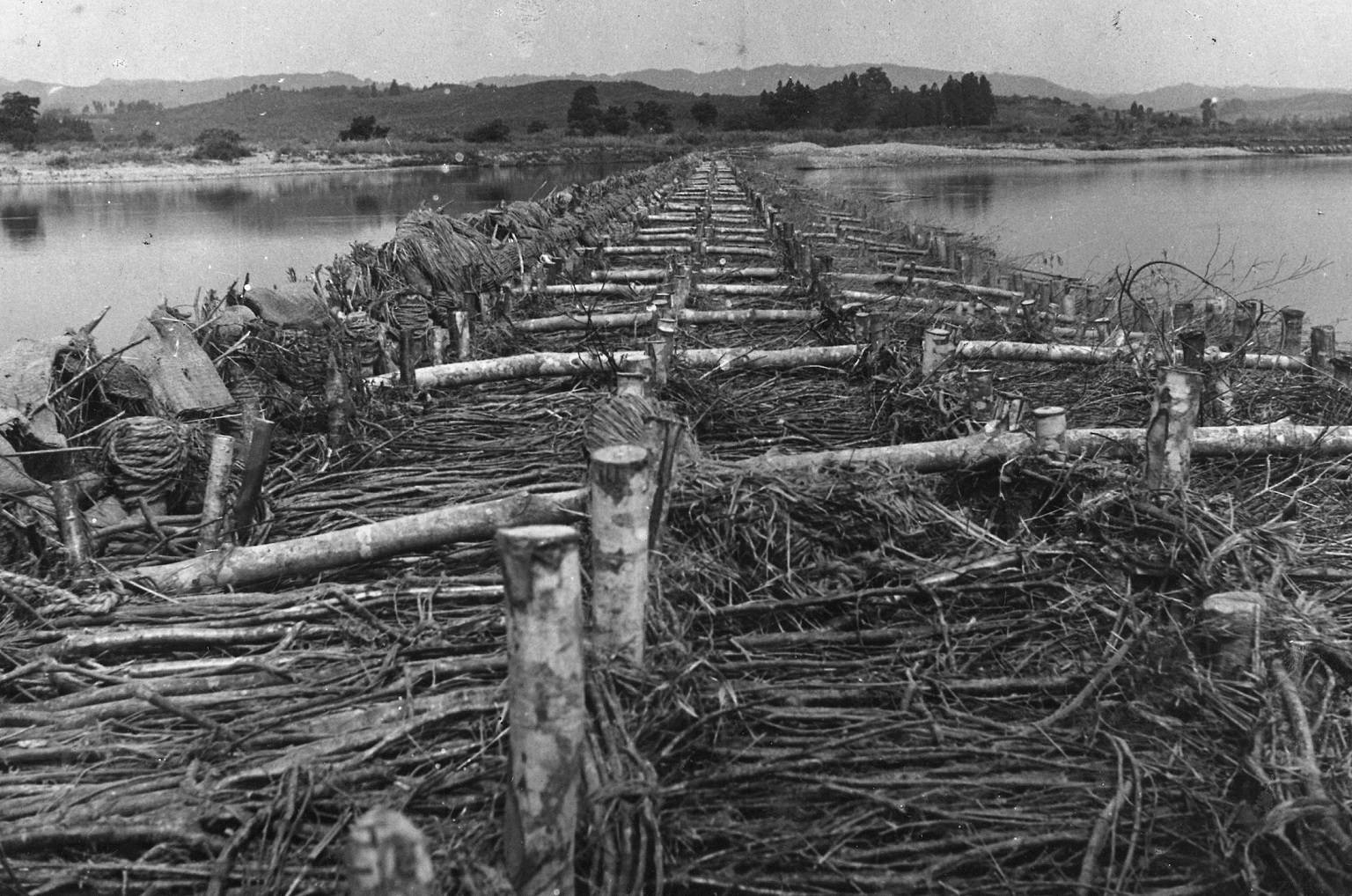 写真：昭和２０年代の草止めの構造
