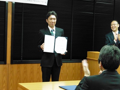 写真:修了証書授与の様子2