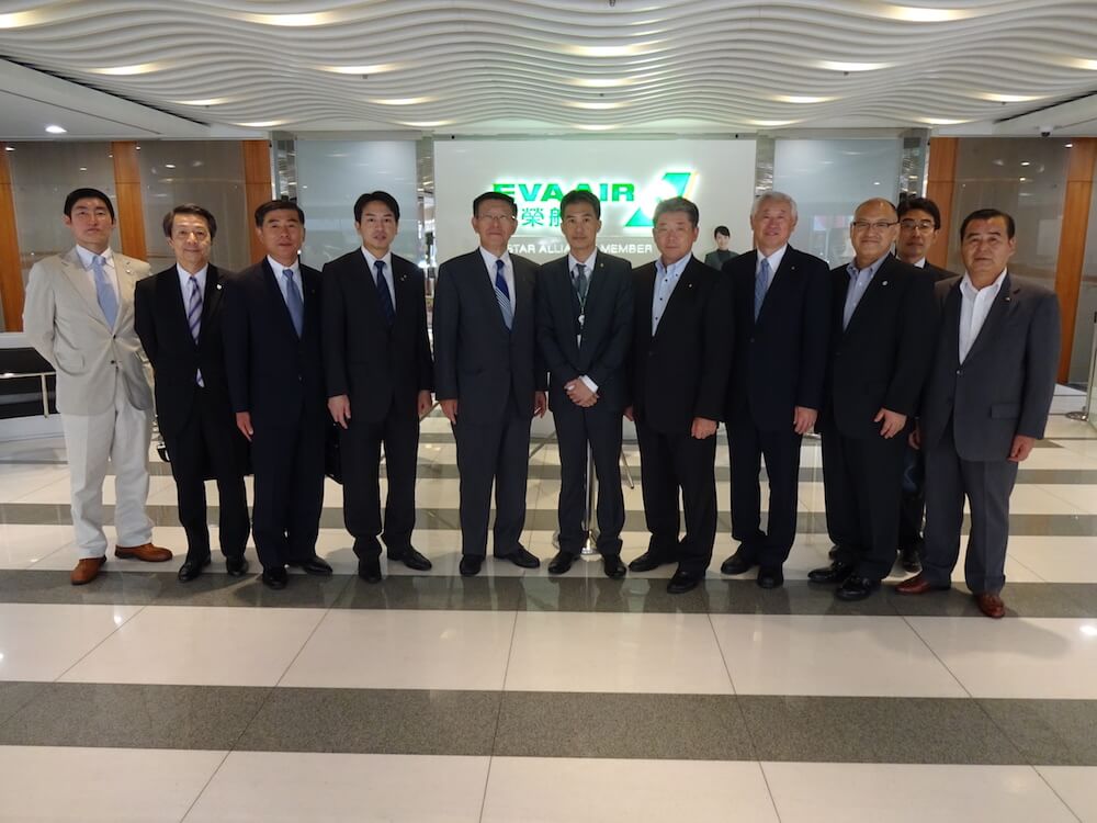 写真：台湾航空会社 エバー航空訪問の様子
