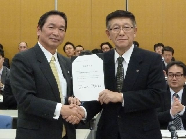 画像 : 齊藤能代市長（左）と佐竹知事