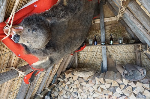 写真:マタギ小屋の中
