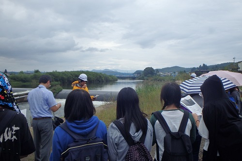 画像 : 本城頭首工の見学の様子