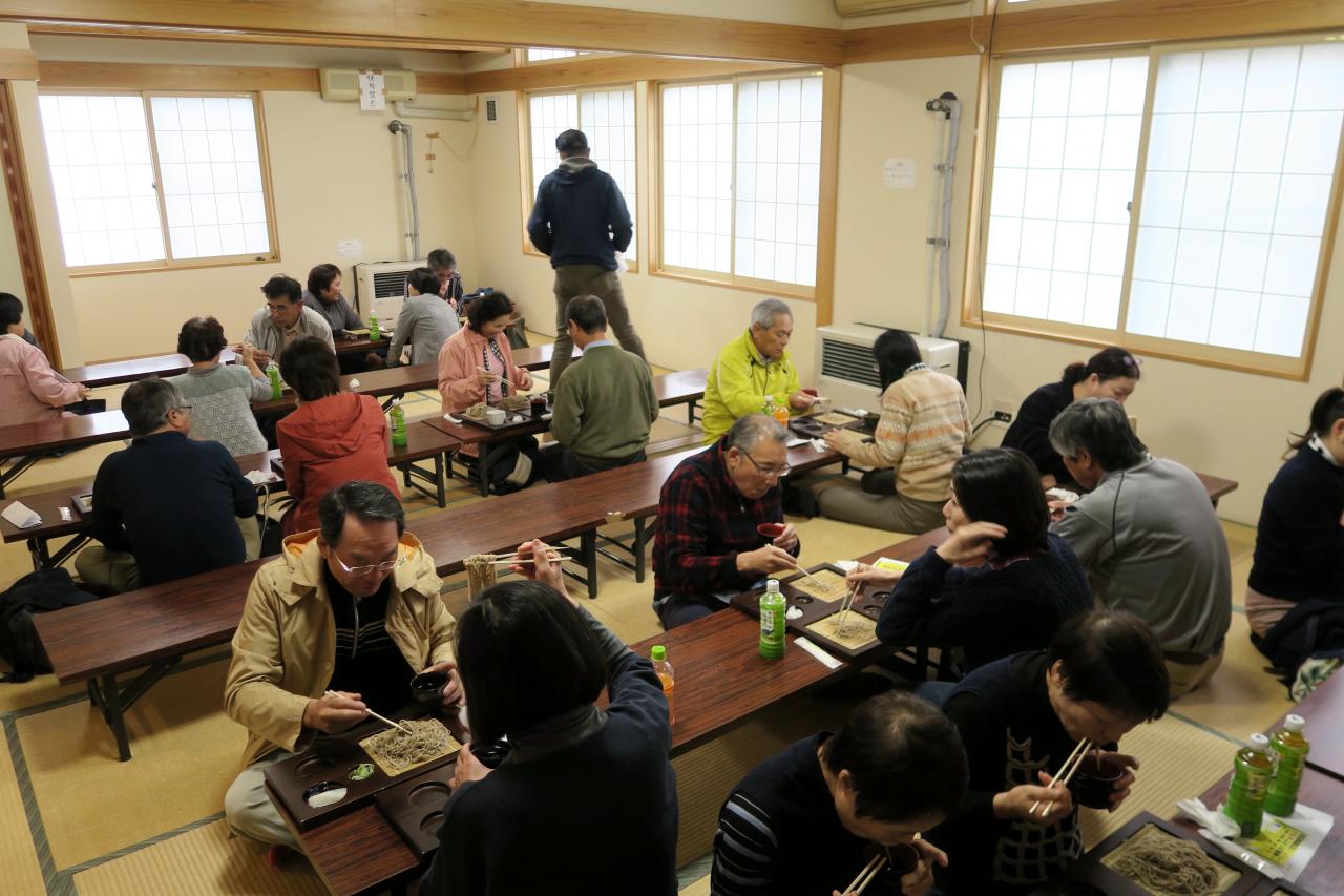 新そば食事会の様子