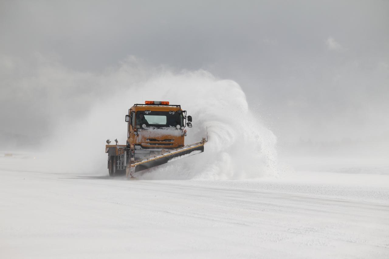 プラウ除雪車