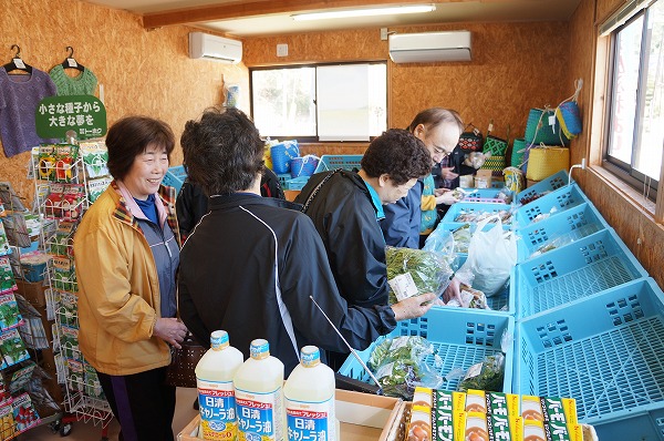 赤田ふれあいスーパーの中の様子