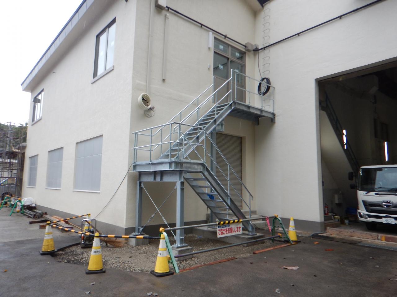 建屋外階段改修