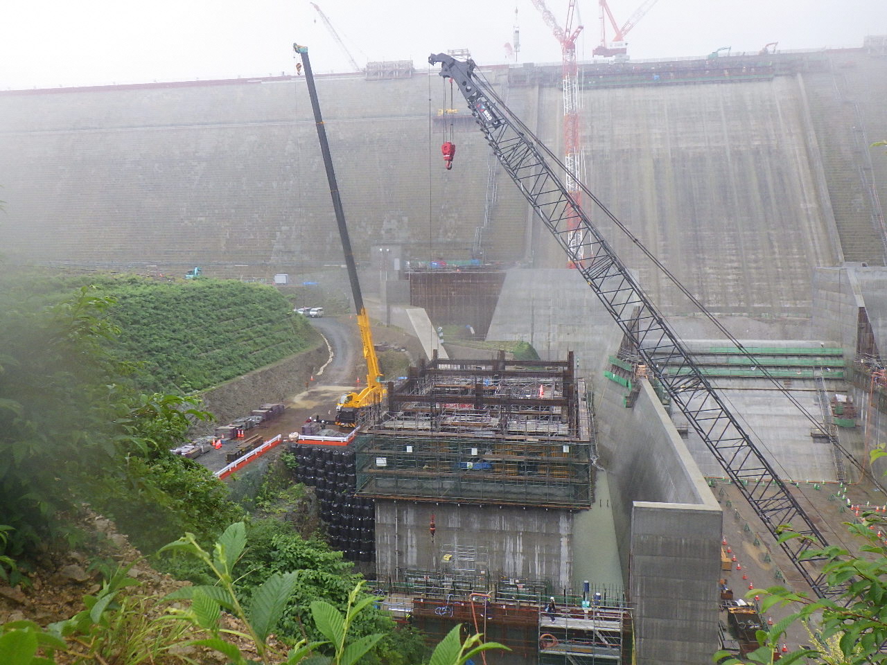 発電所１階壁下部コンクリート打設