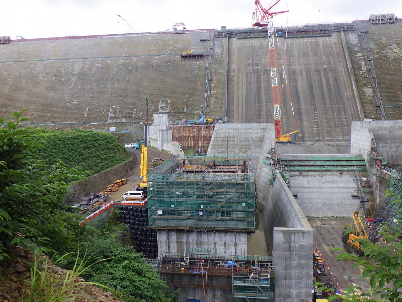 発電所１階鉄筋組立