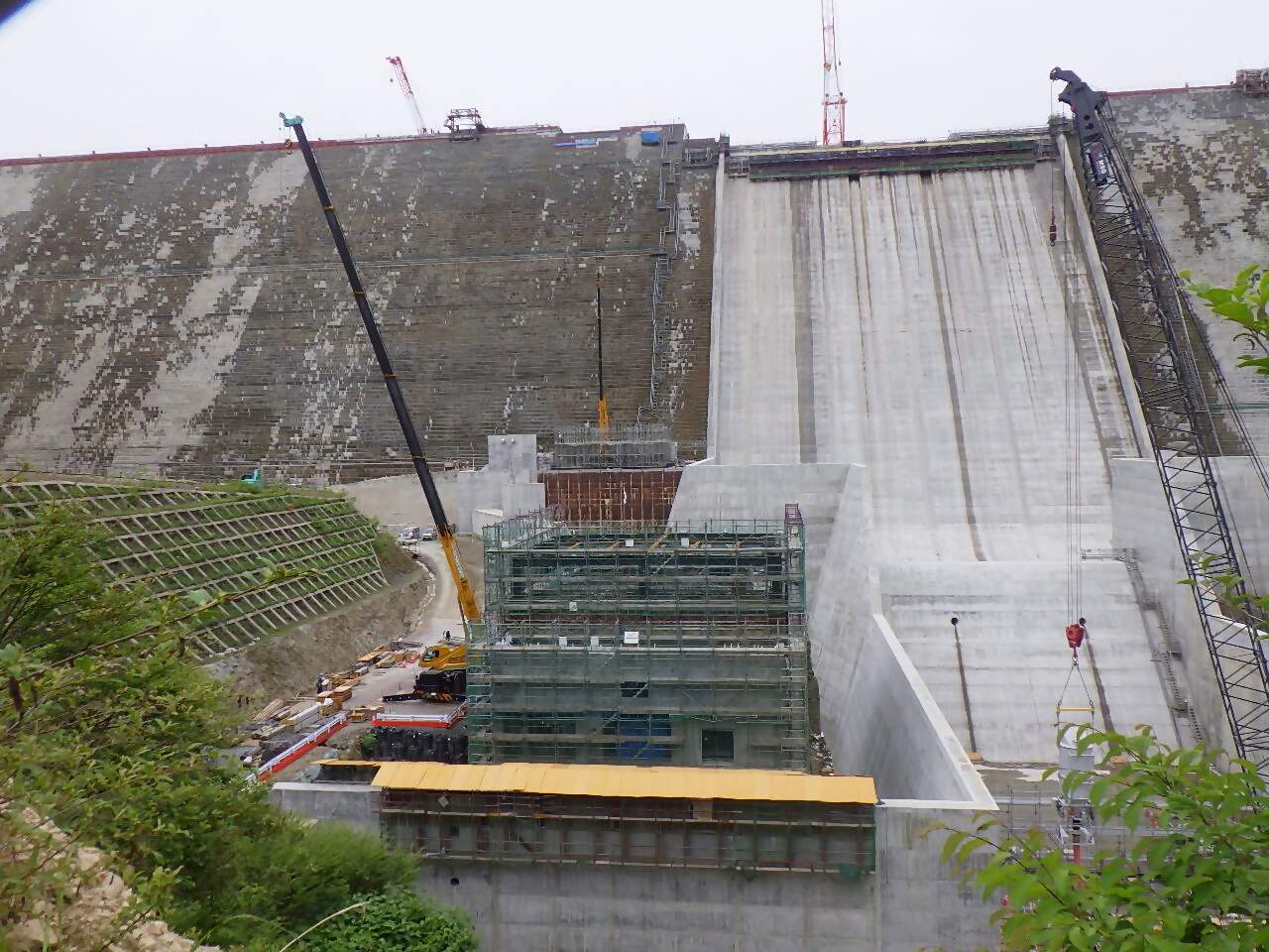 型枠工事、配筋工事