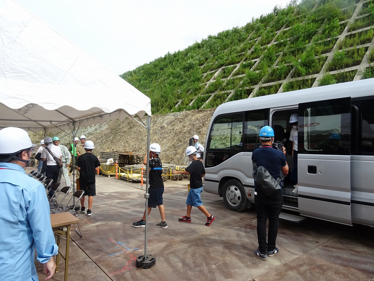 建設現場への入場　