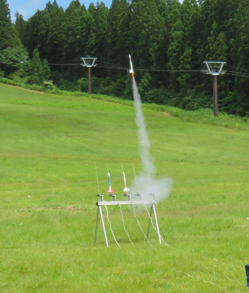 モデルロケット打ち上げの様子