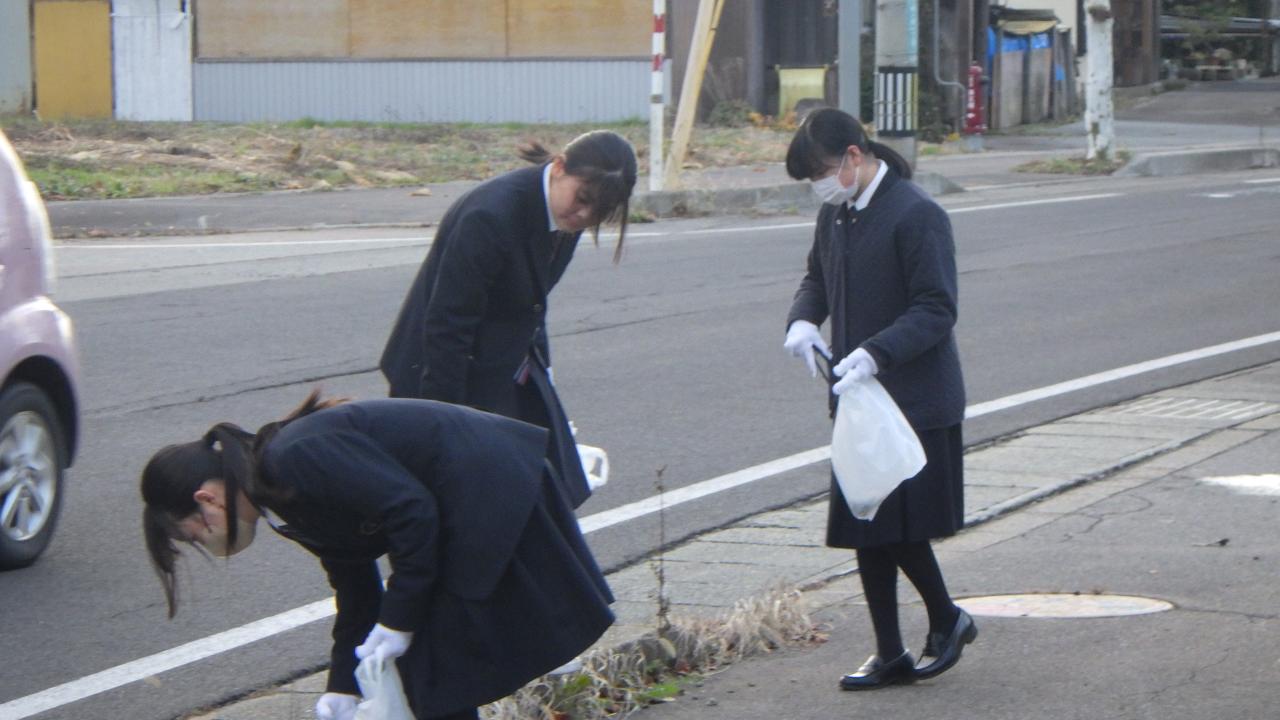 ２