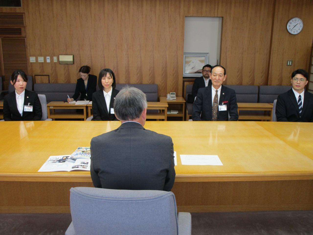 表敬訪問の様子