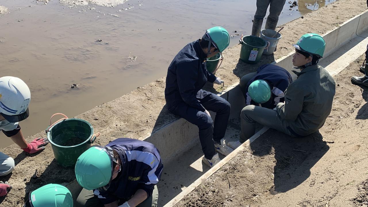 象潟前川地区農地中間管理機構関連ほ場整備工事体験