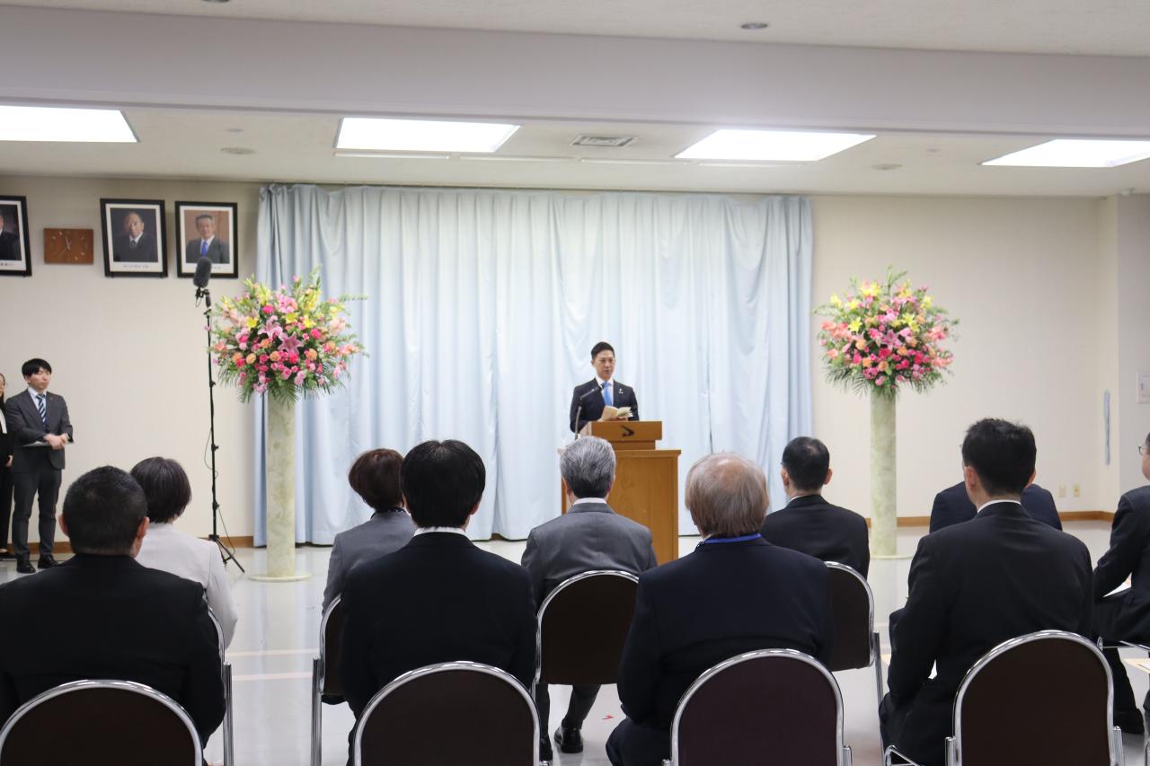 080331 退職者等辞令交付式1