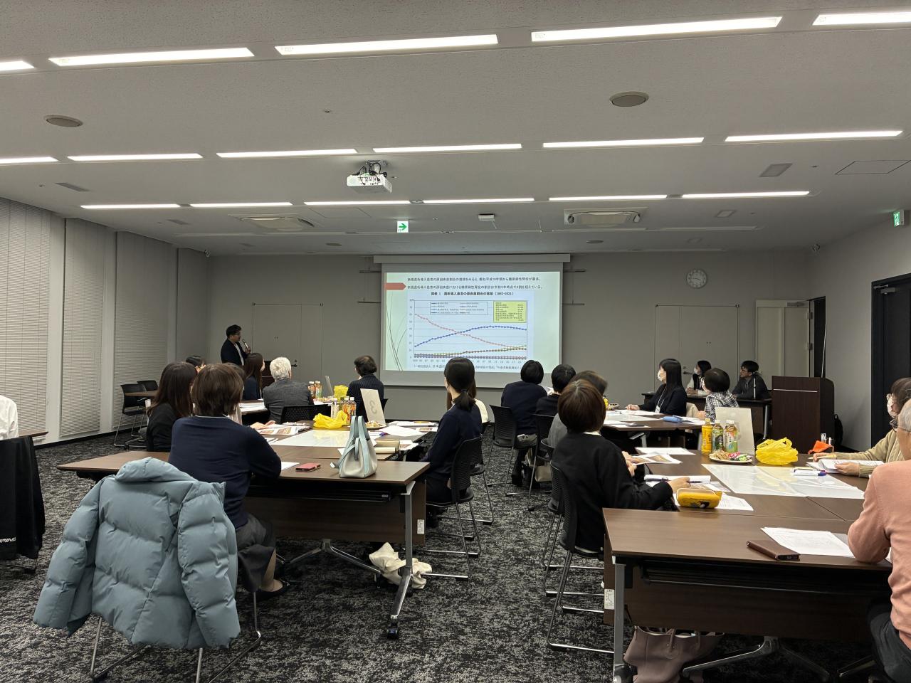 県南地区の講師が説明している様子です