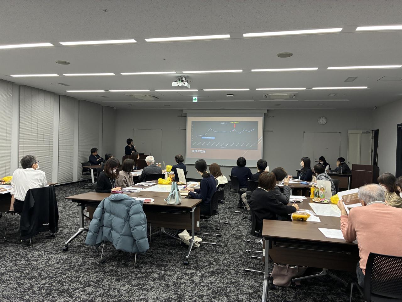 県南地区の講師が説明している様子です